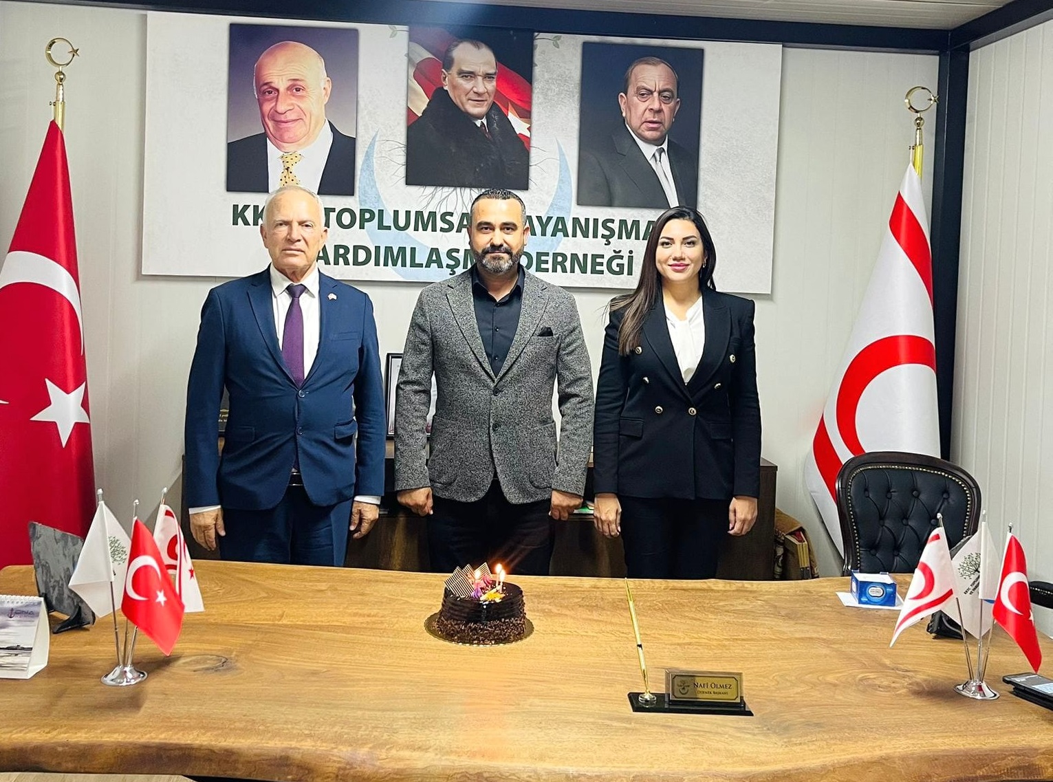  Meclis Başkanımız Sn. Zorlu Töre ve Değerli Meclis Özel Kalem Müdürü Sn. Av. İrem Uygun Başkanımız Sn. Nafi ÖLMEZ in doğum gününü kutladılar.